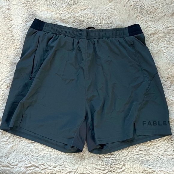 Fabletics The One Short - Picture 1 of 2